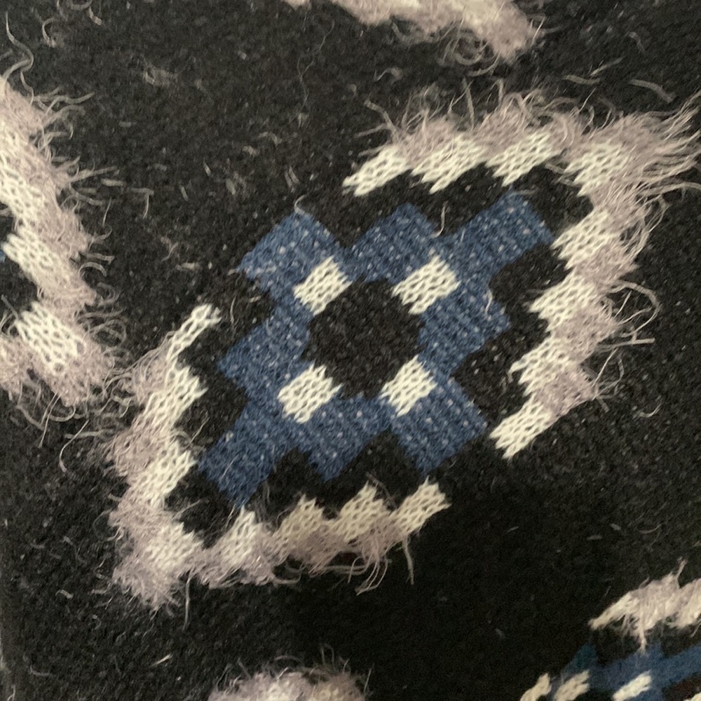 Poncho - Picture 2 of 3